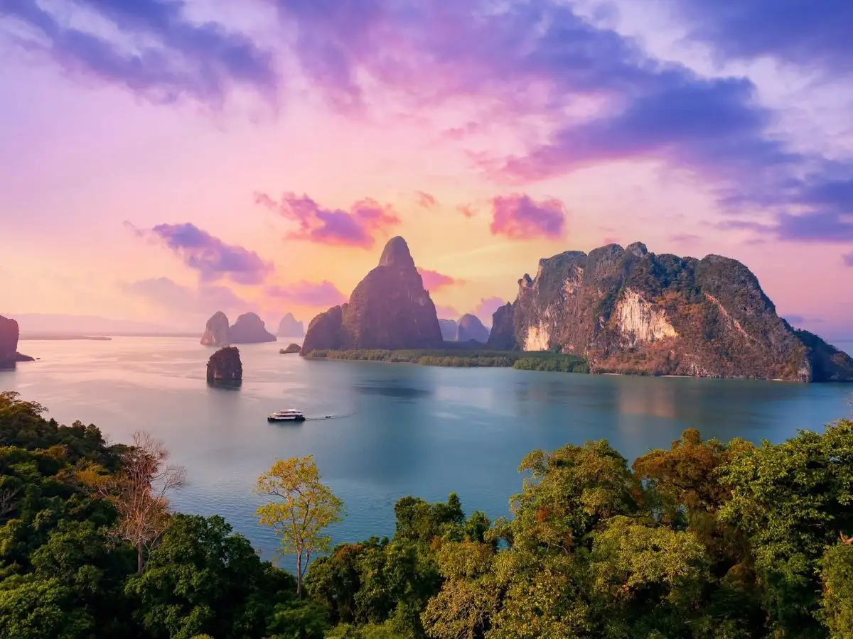 Joyful 7 Islands Long Tail Boat Sunset Tour with BBQ and Bio Lum Plankton from Krabi