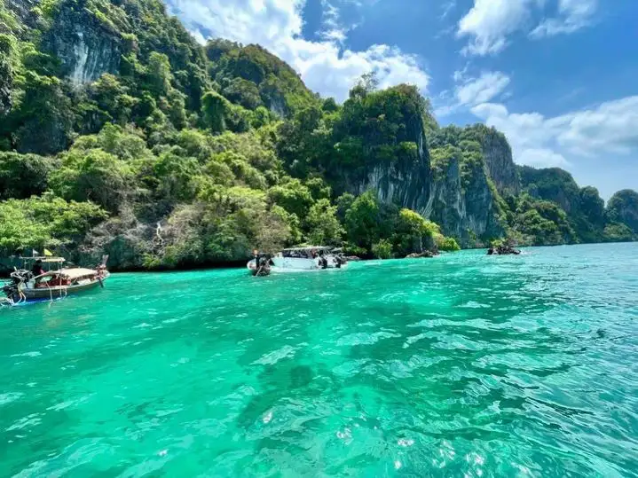 Phi Phi with Maya and Khai Nok Island Day Tour from Phuket